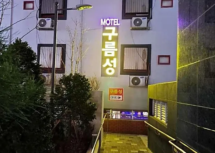 Gooreumseong Hotel *